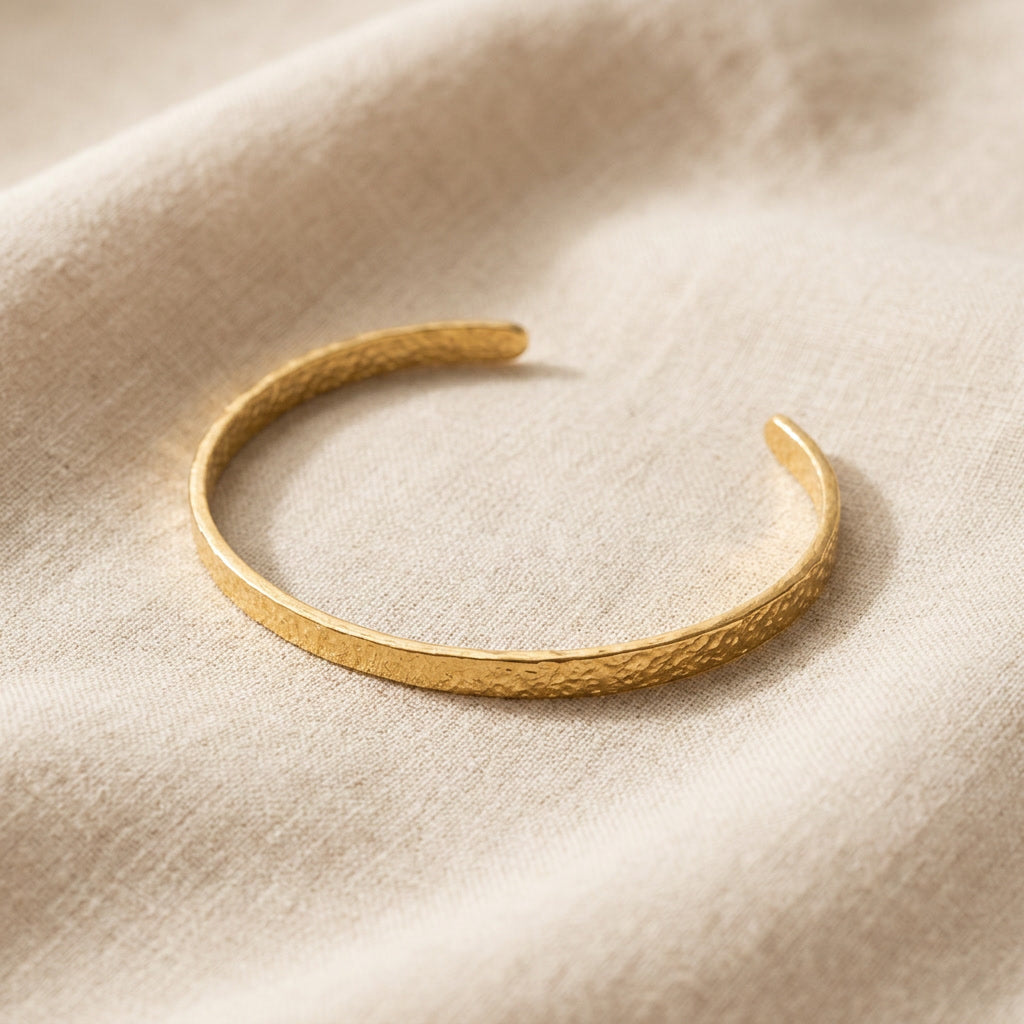 Martella Armreif gehämmert | 18 Karat vergoldet | ca. 17 cm