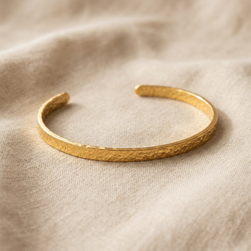 Martella Armreif gehämmert | 18 Karat vergoldet | ca. 17 cm