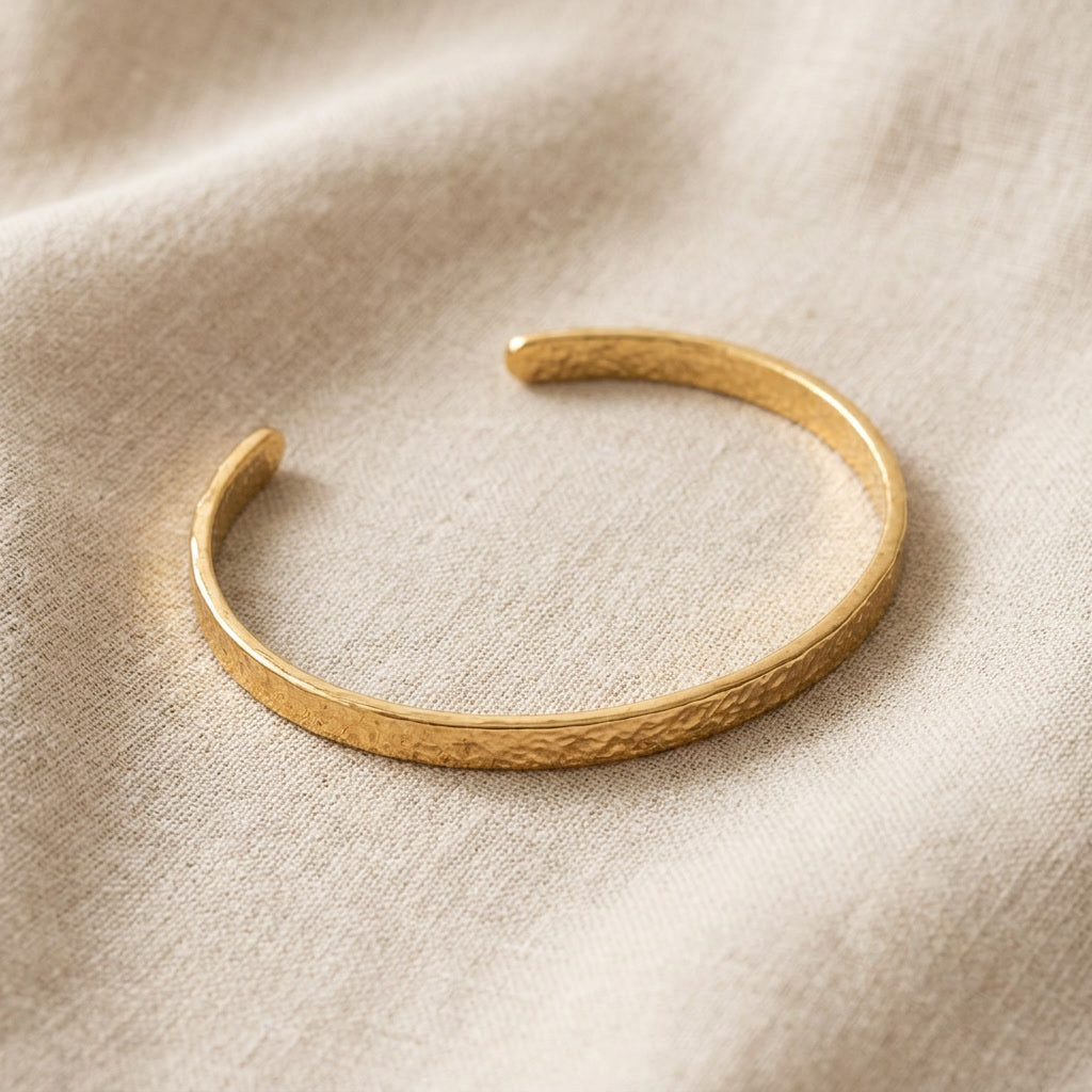Martella Armreif gehämmert | 18 Karat vergoldet | ca. 17 cm